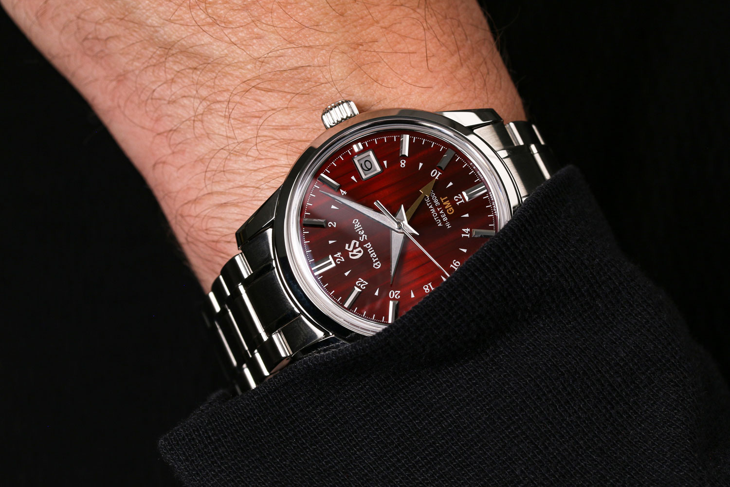 SBGJ273 red on wrist